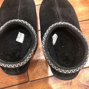 Black UGG Tasman slippers